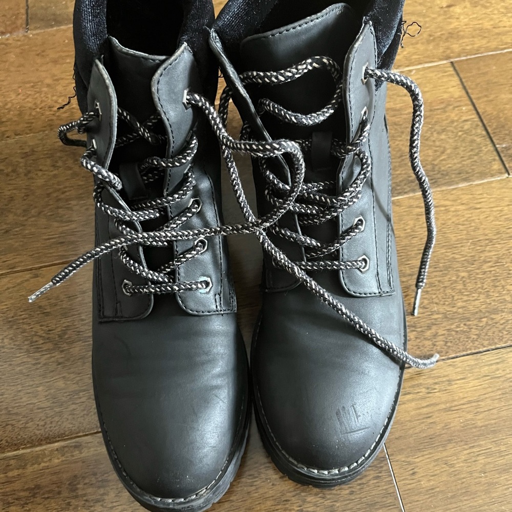 Elegant Black Lace-Up Ankle Boots